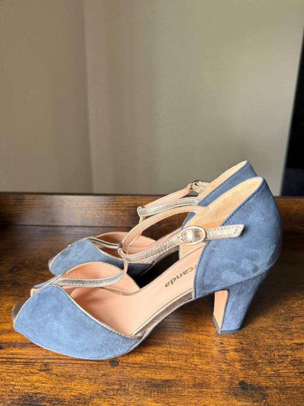 Woman shoes Samarcanda size 37(US 6.5)